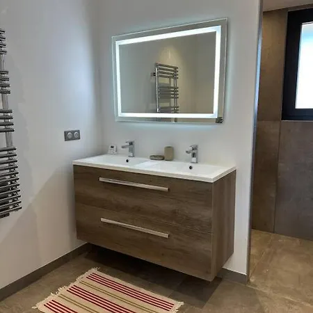 아파트 Magnifique Avec Piscine Et Jaccuzziii *