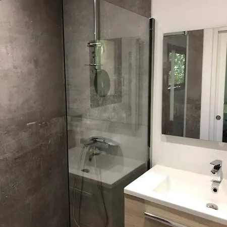 Magnifique Avec Piscine Et Jaccuzziii 아파트